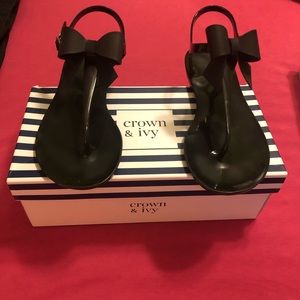 Crown&Ivy jelly black flat sandals